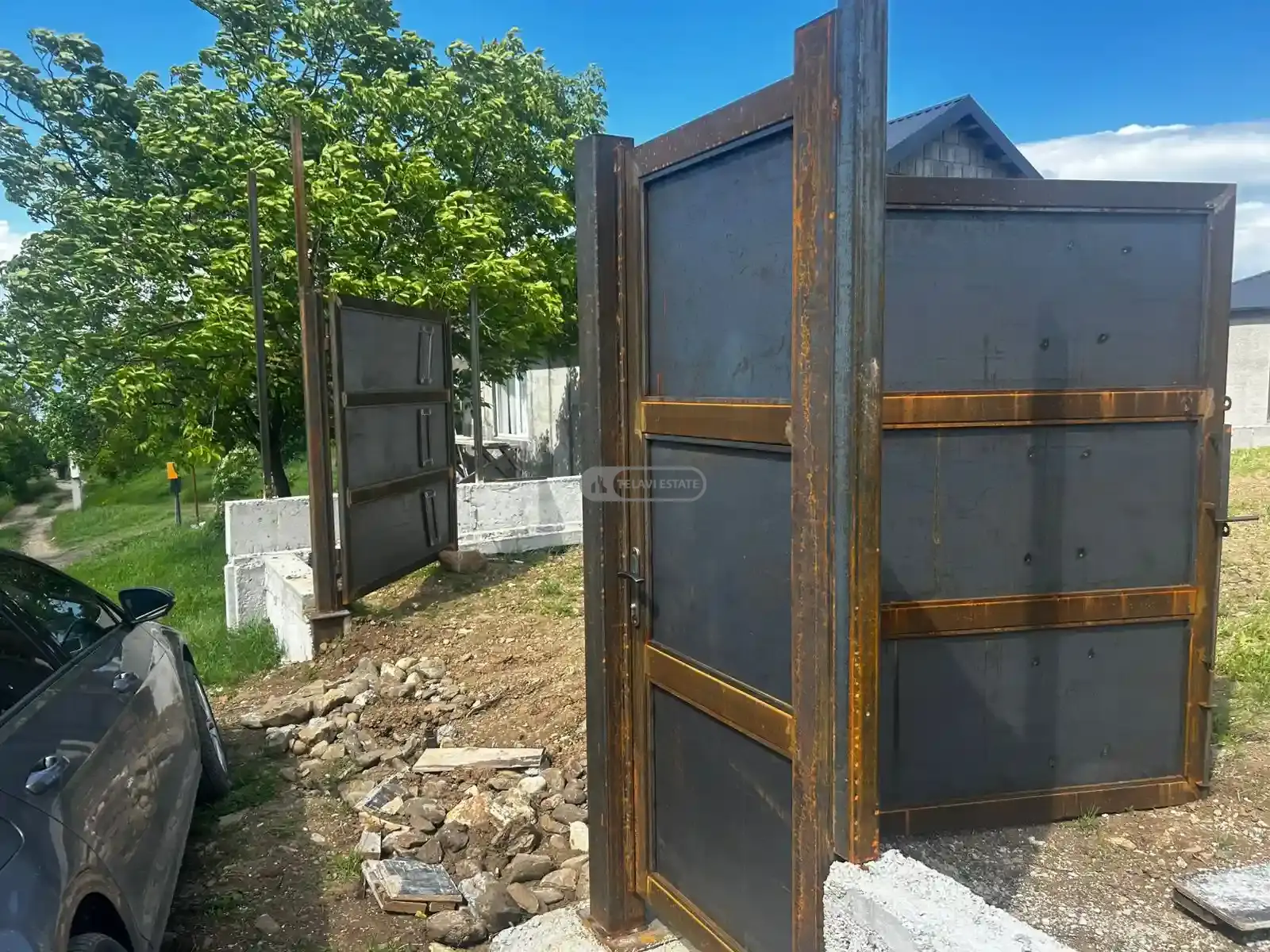 სახლი ვარდისუბანში