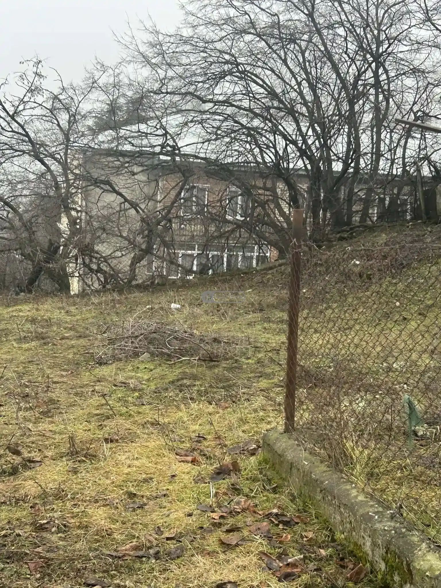Старый дом с большим двором в Телави